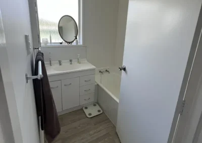 Tallington bathroom before renovation 1
