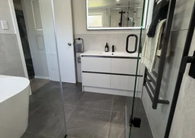 Modern bathroom renovation by X2 Interior Design & Construction in Auckland